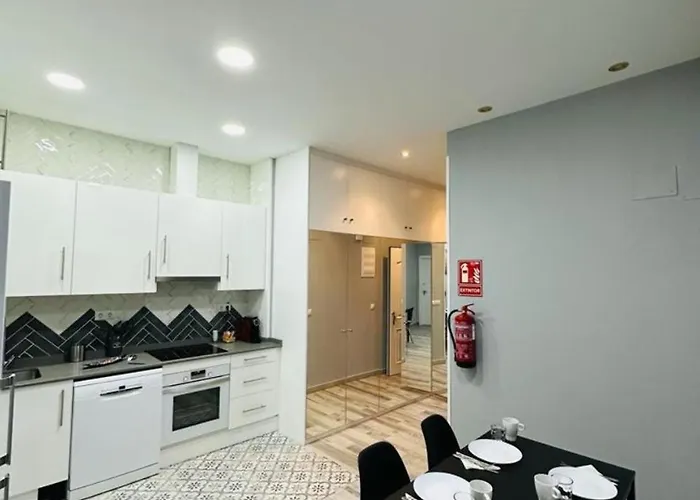Hotel cerca del colegio: Hospedaje Corredor De Henares